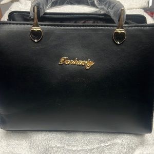 Darbaoly black small purse